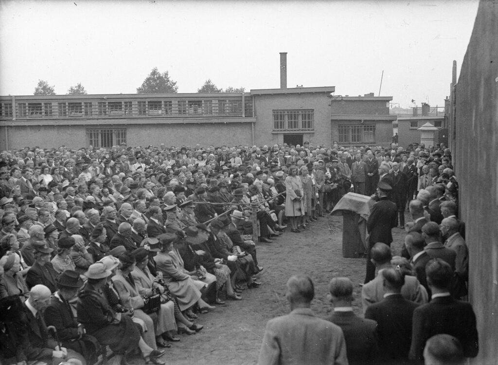 Herdenking_Dodencel_601_Oranjehotel_Scheveningen._G._Bos_hou-1